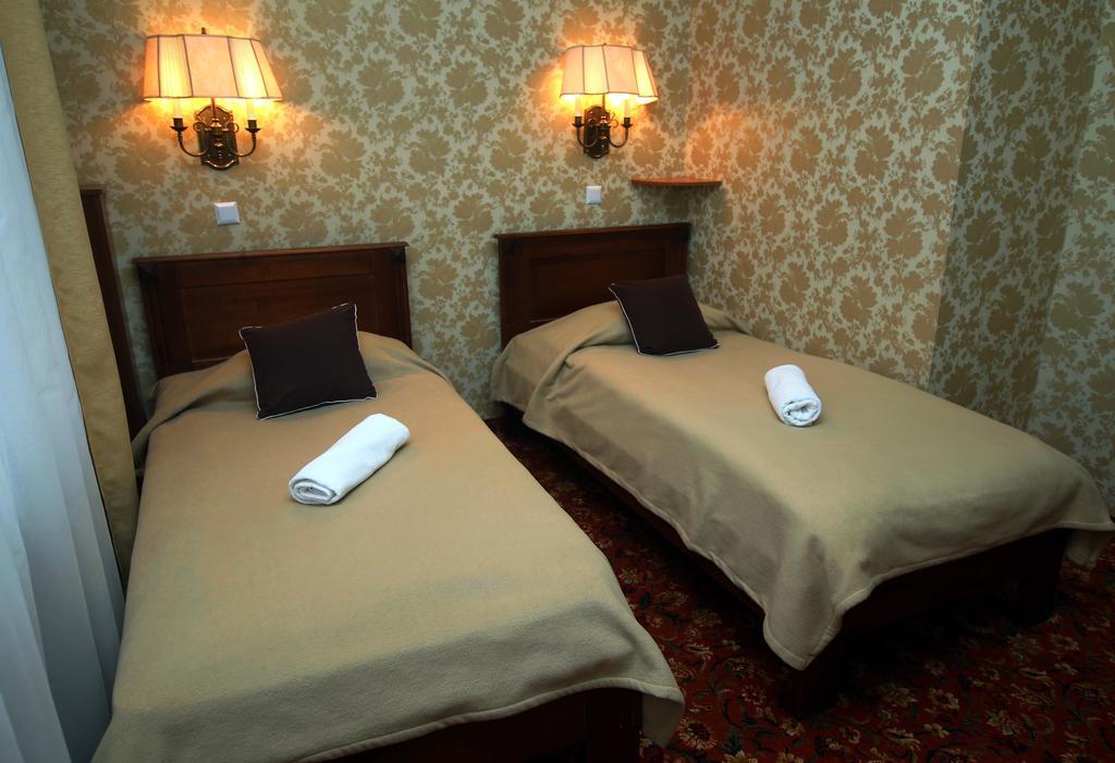 Hotel Plock Bagian luar foto