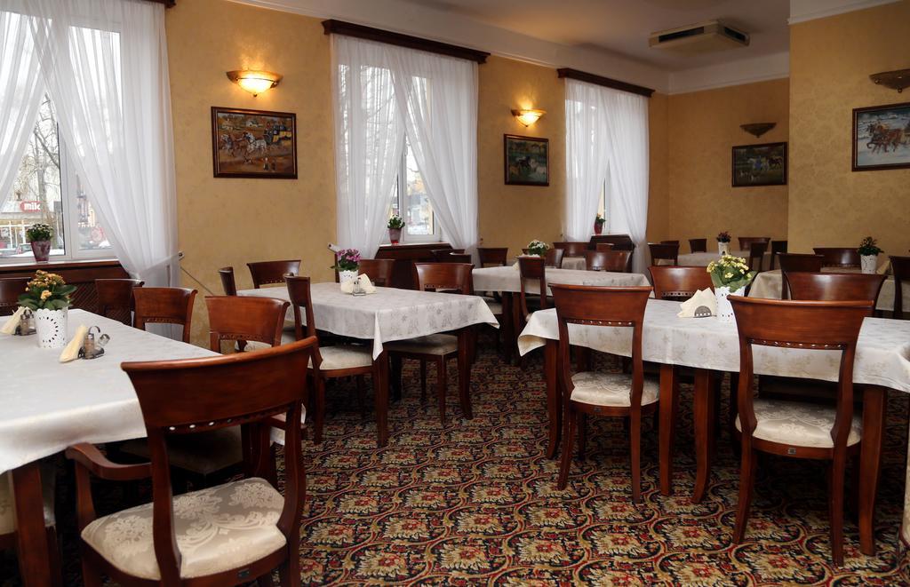 Hotel Plock Bagian luar foto