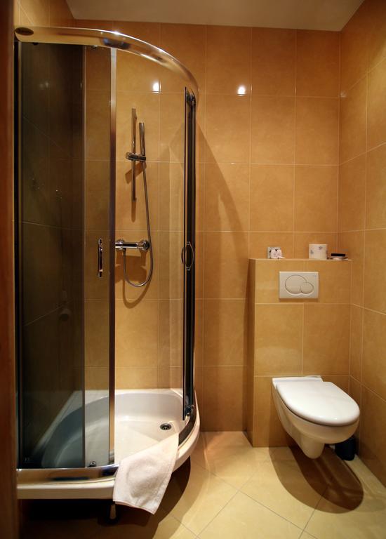 Hotel Plock Bagian luar foto