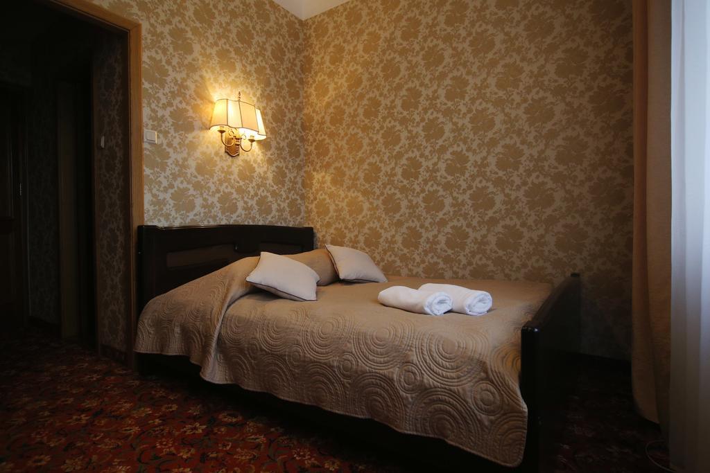 Hotel Plock Bagian luar foto
