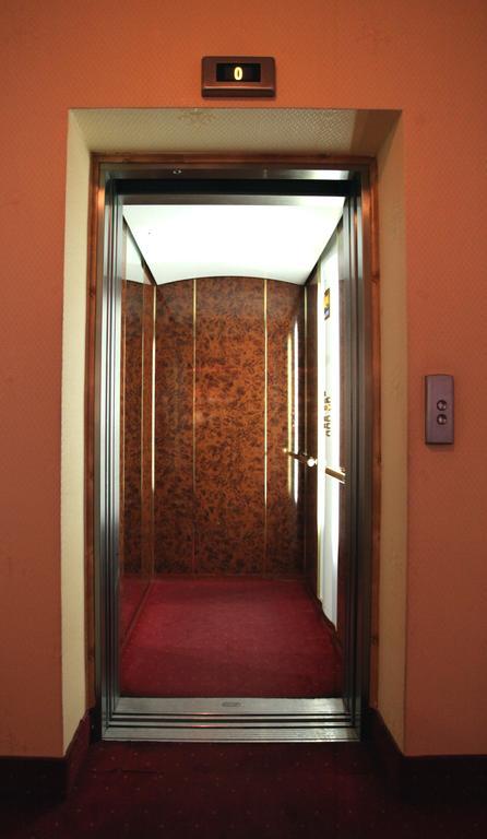 Hotel Plock Bagian luar foto
